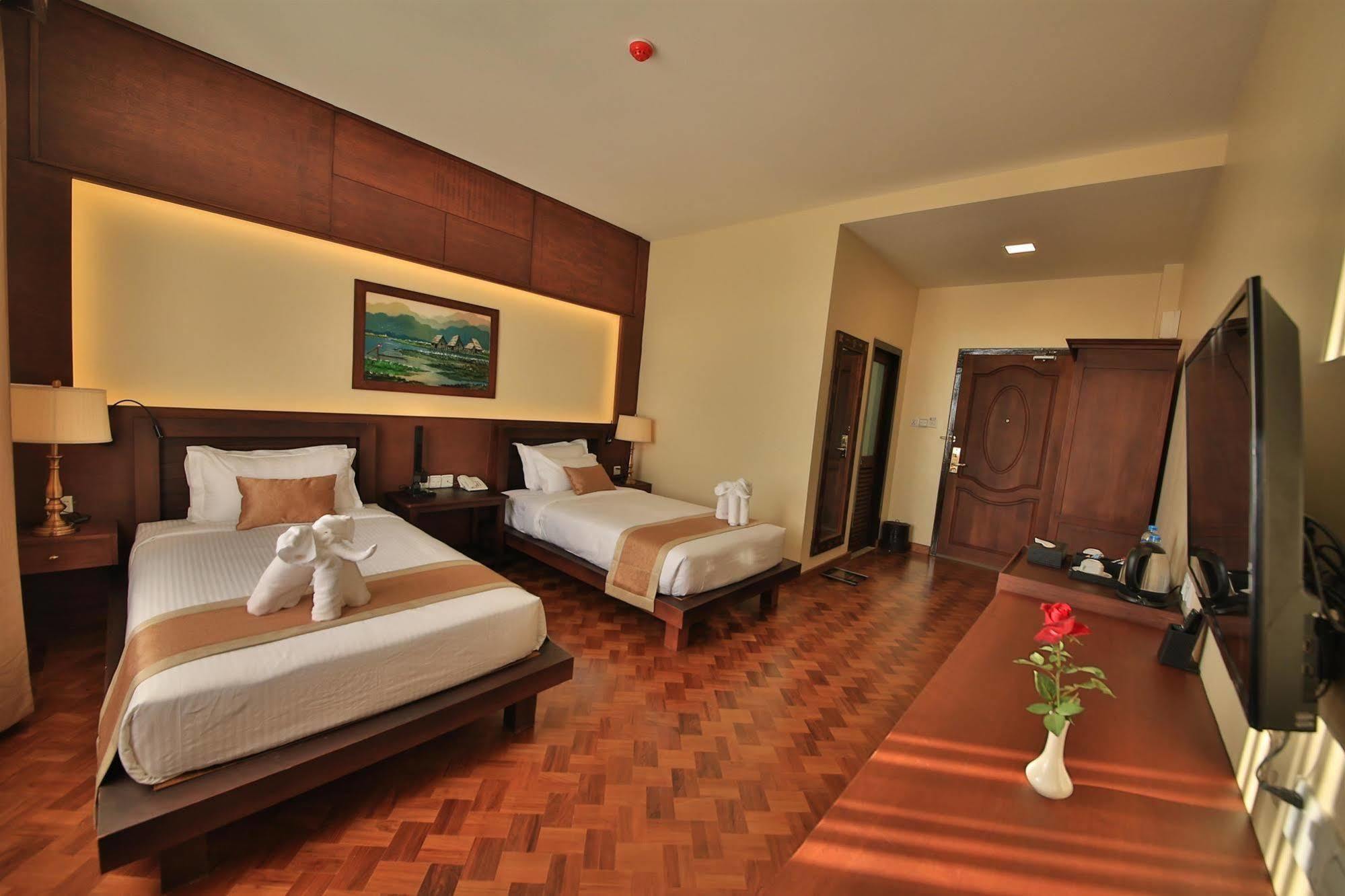 Thousand Island Hotel Inle Lake מראה חיצוני תמונה