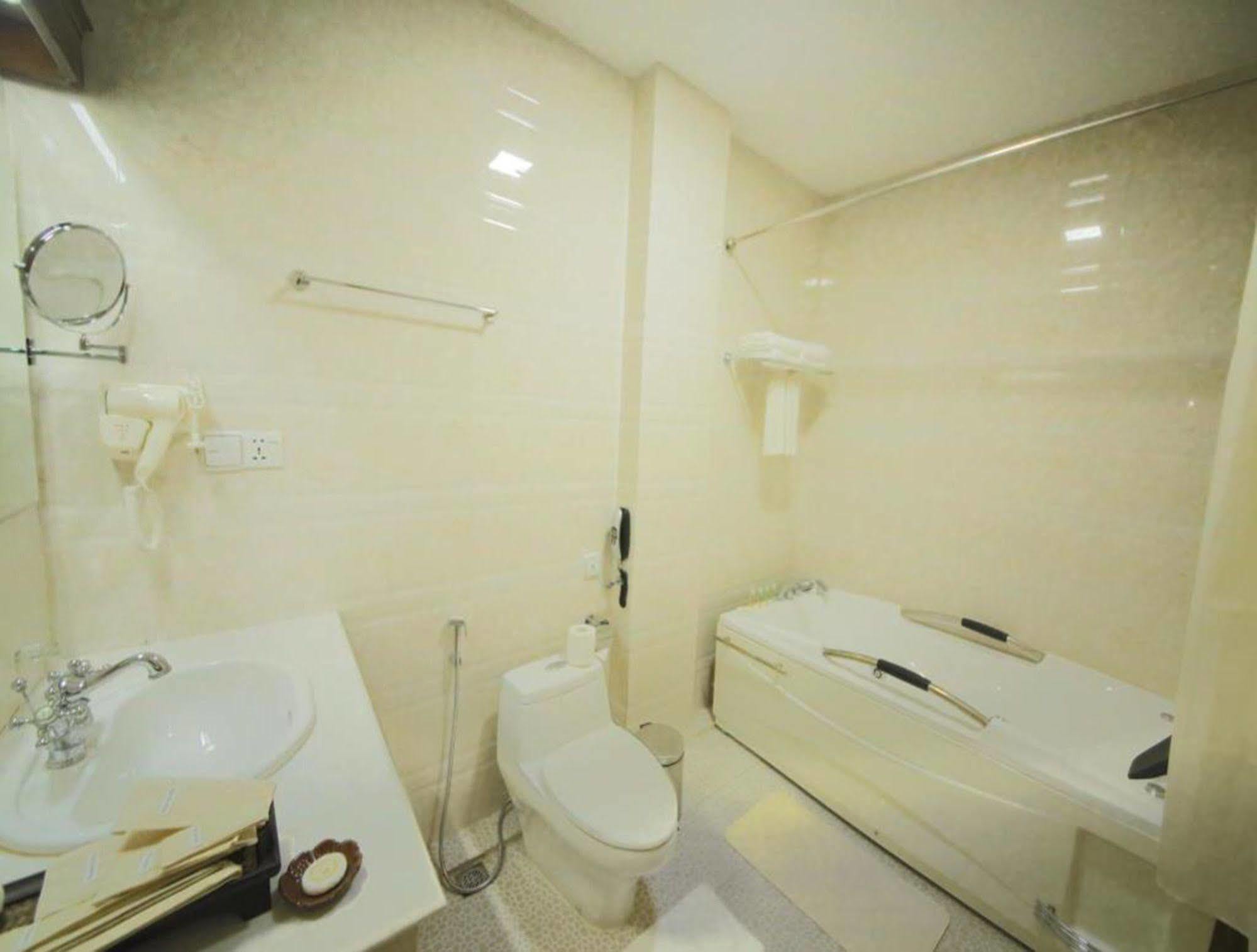 Thousand Island Hotel Inle Lake מראה חיצוני תמונה